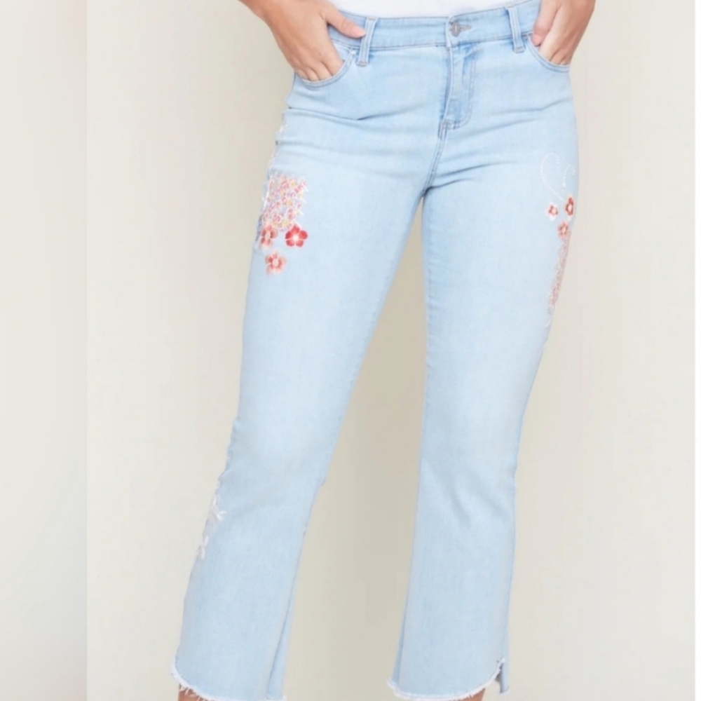 Embroidered Light Blue Jeans - Picture 3 of 5